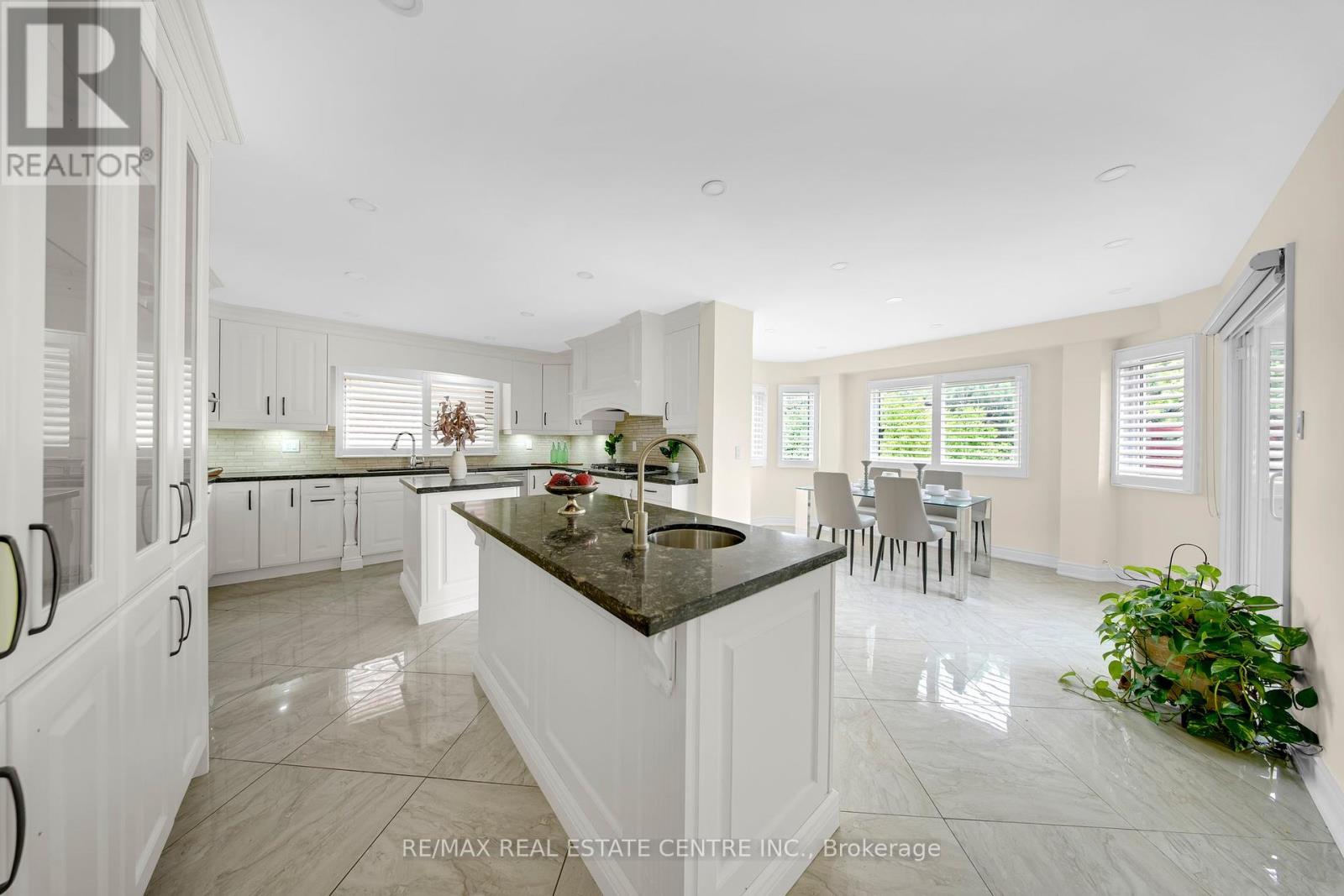 30 Oaklea Boulevard, Brampton, Ontario  L6Y 4G5 - Photo 14 - W12408451