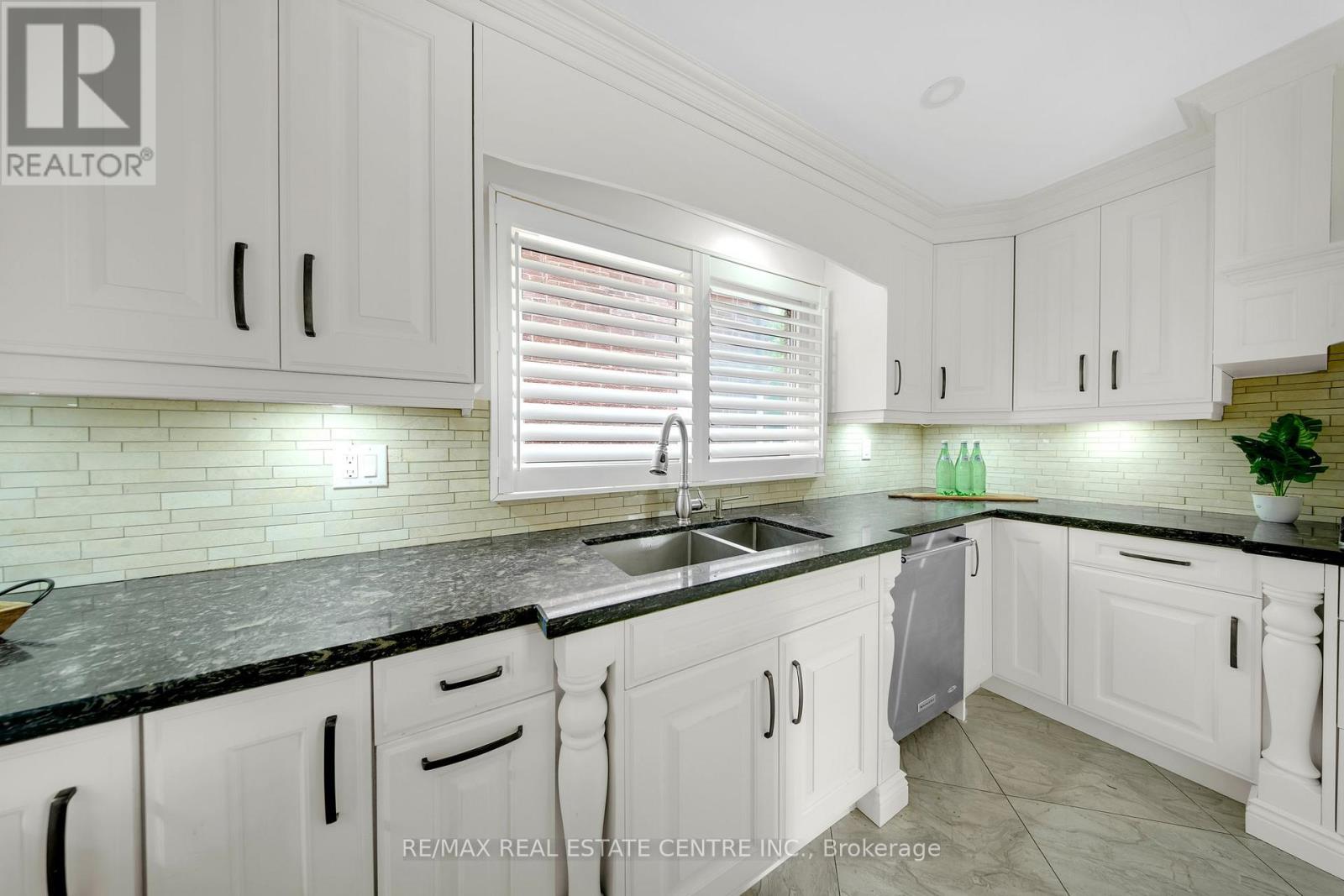 30 Oaklea Boulevard, Brampton, Ontario  L6Y 4G5 - Photo 17 - W12408451
