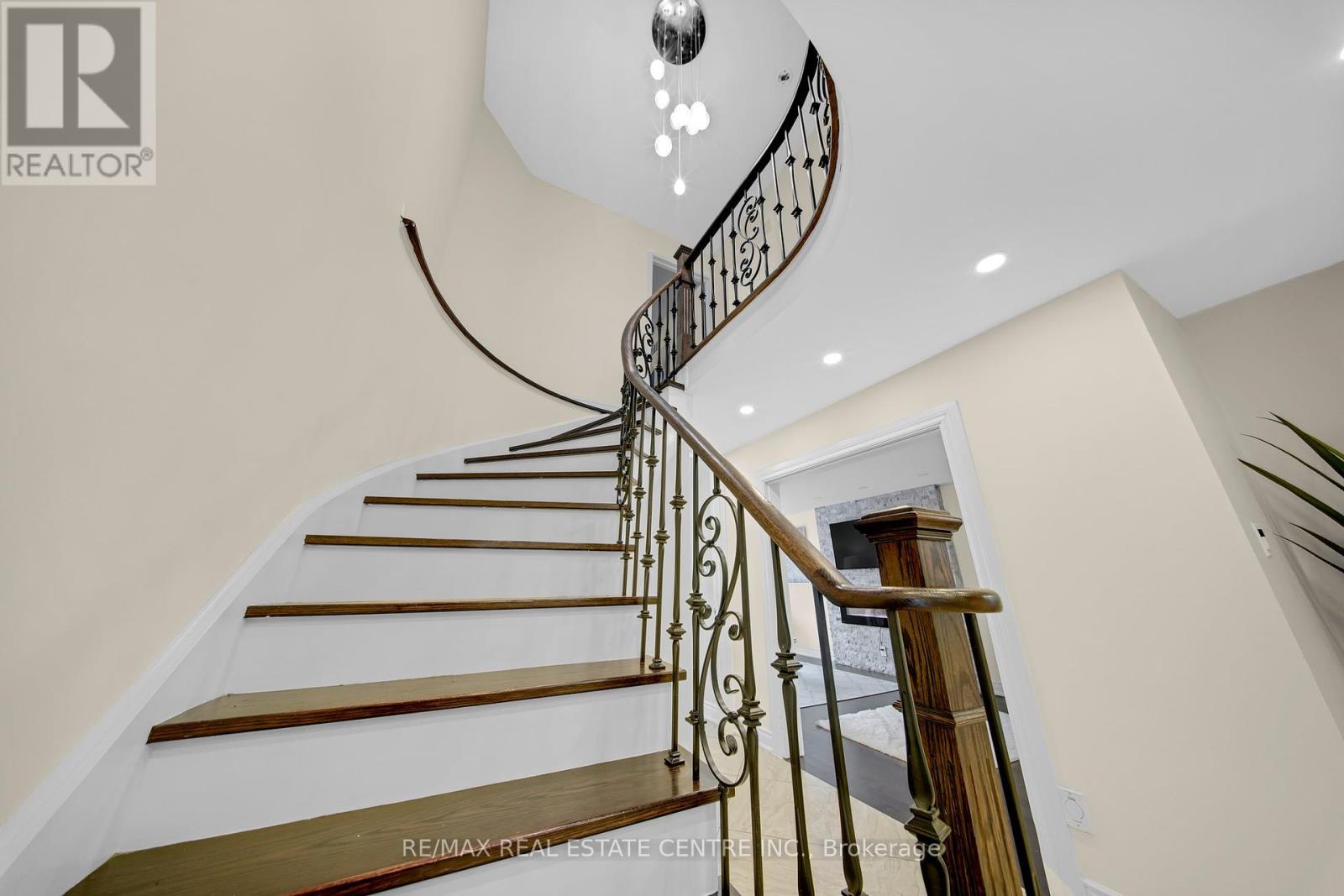 30 Oaklea Boulevard, Brampton, Ontario  L6Y 4G5 - Photo 22 - W12408451