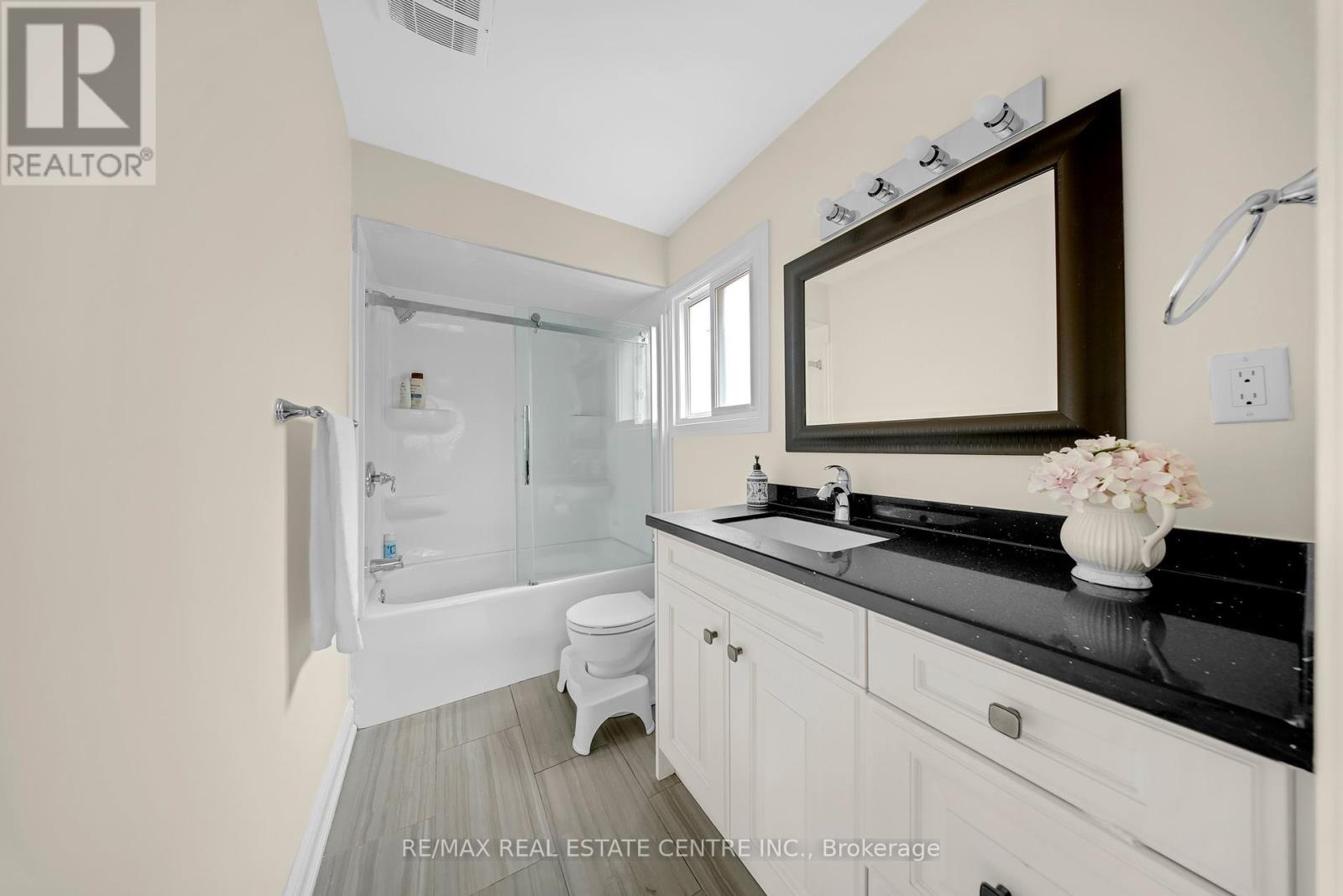 30 Oaklea Boulevard, Brampton, Ontario  L6Y 4G5 - Photo 27 - W12408451