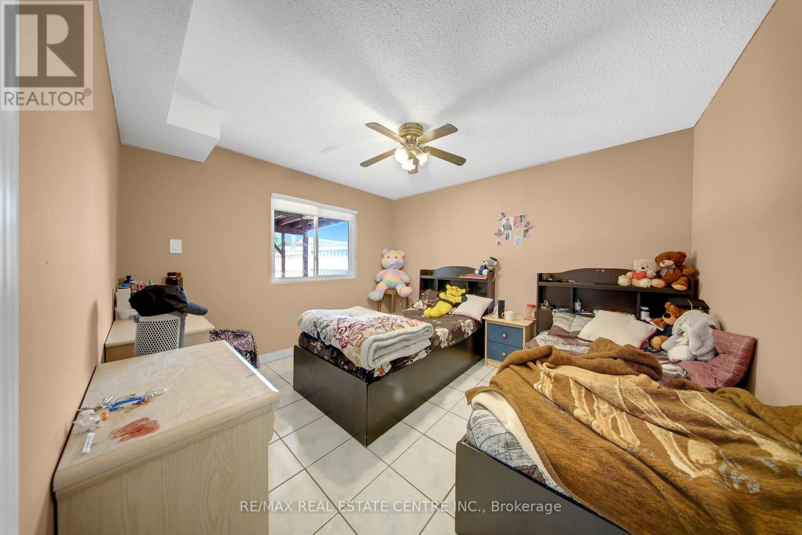 30 Oaklea Boulevard, Brampton, Ontario  L6Y 4G5 - Photo 38 - W12408451