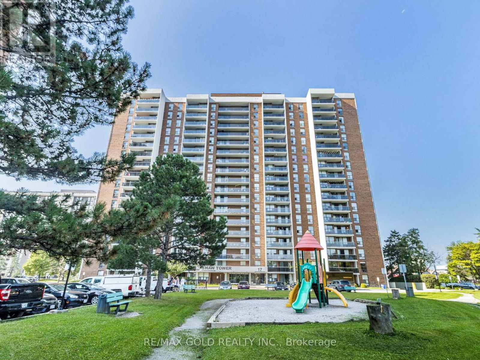 1010 - 17 KNIGHTSBRIDGE ROAD, Brampton, Ontario