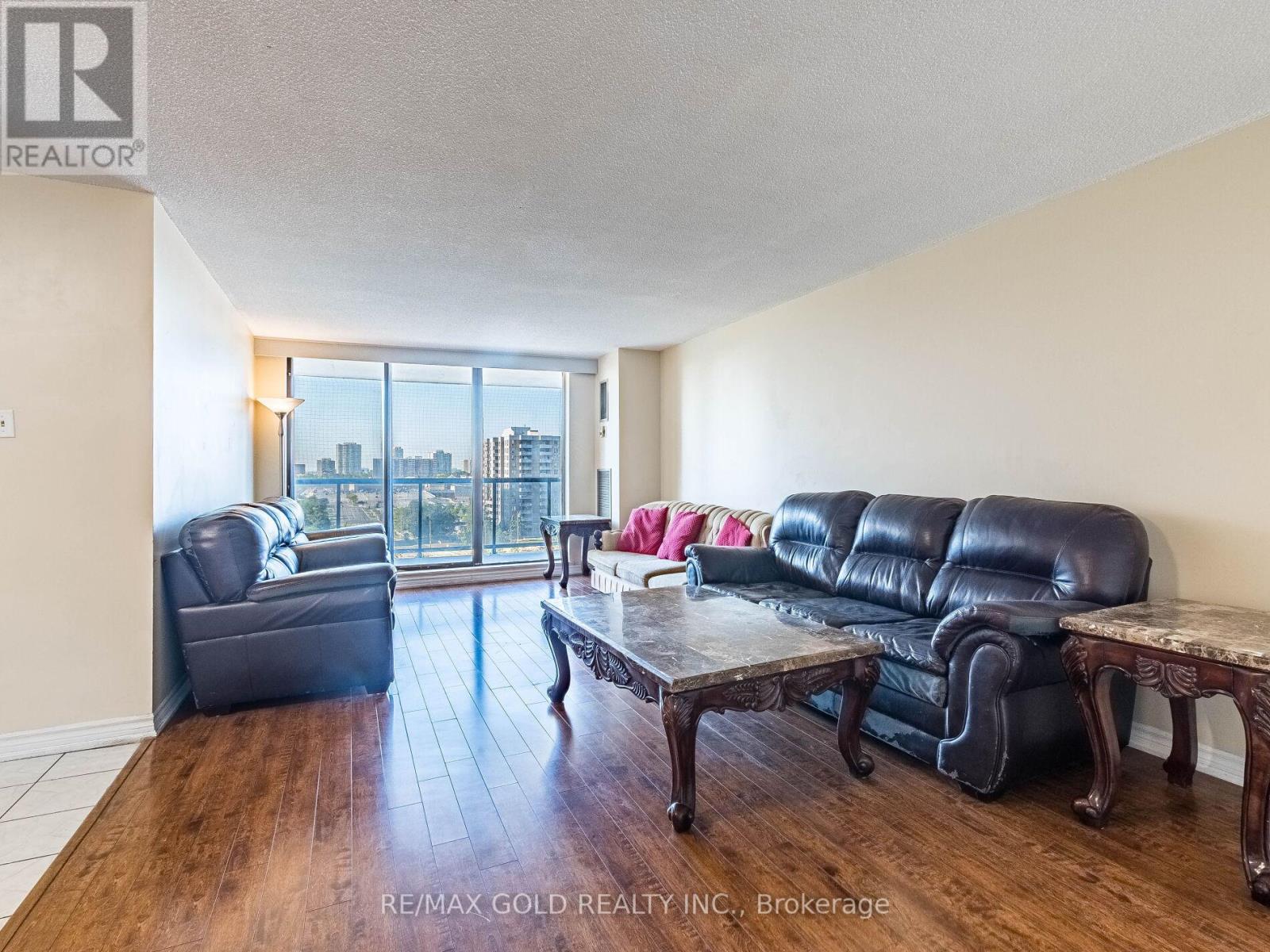 1010 - 17 Knightsbridge Road, Brampton, Ontario  L6T 3X9 - Photo 11 - W12408456