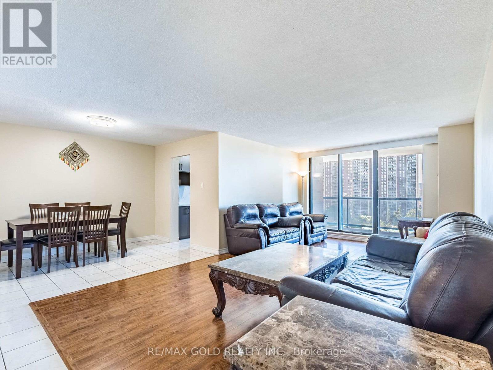 1010 - 17 Knightsbridge Road, Brampton, Ontario  L6T 3X9 - Photo 12 - W12408456