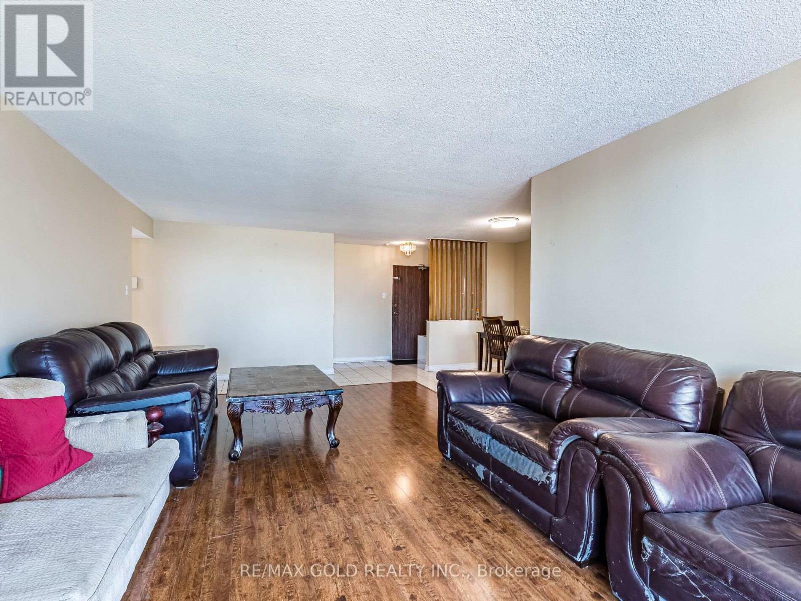 1010 - 17 Knightsbridge Road, Brampton, Ontario  L6T 3X9 - Photo 14 - W12408456