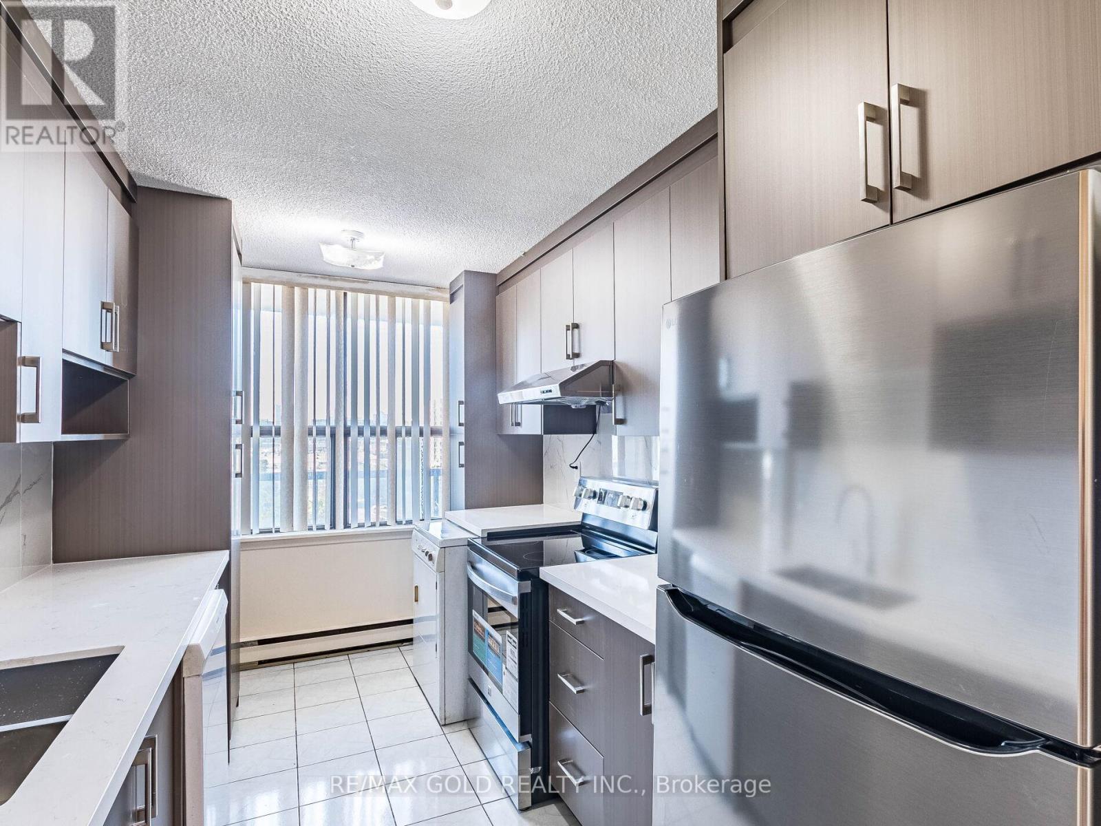 1010 - 17 Knightsbridge Road, Brampton, Ontario  L6T 3X9 - Photo 18 - W12408456