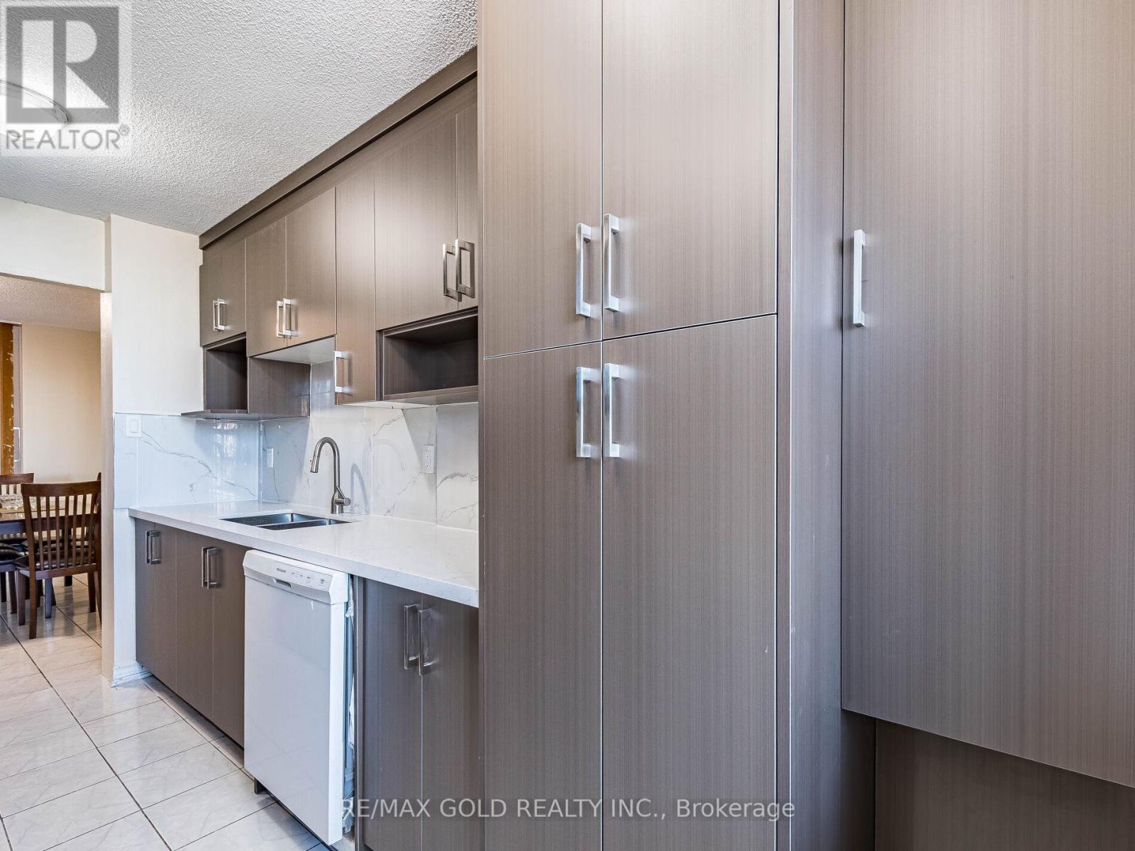 1010 - 17 Knightsbridge Road, Brampton, Ontario  L6T 3X9 - Photo 22 - W12408456