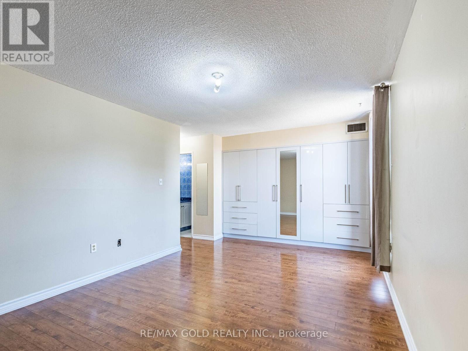 1010 - 17 Knightsbridge Road, Brampton, Ontario  L6T 3X9 - Photo 28 - W12408456