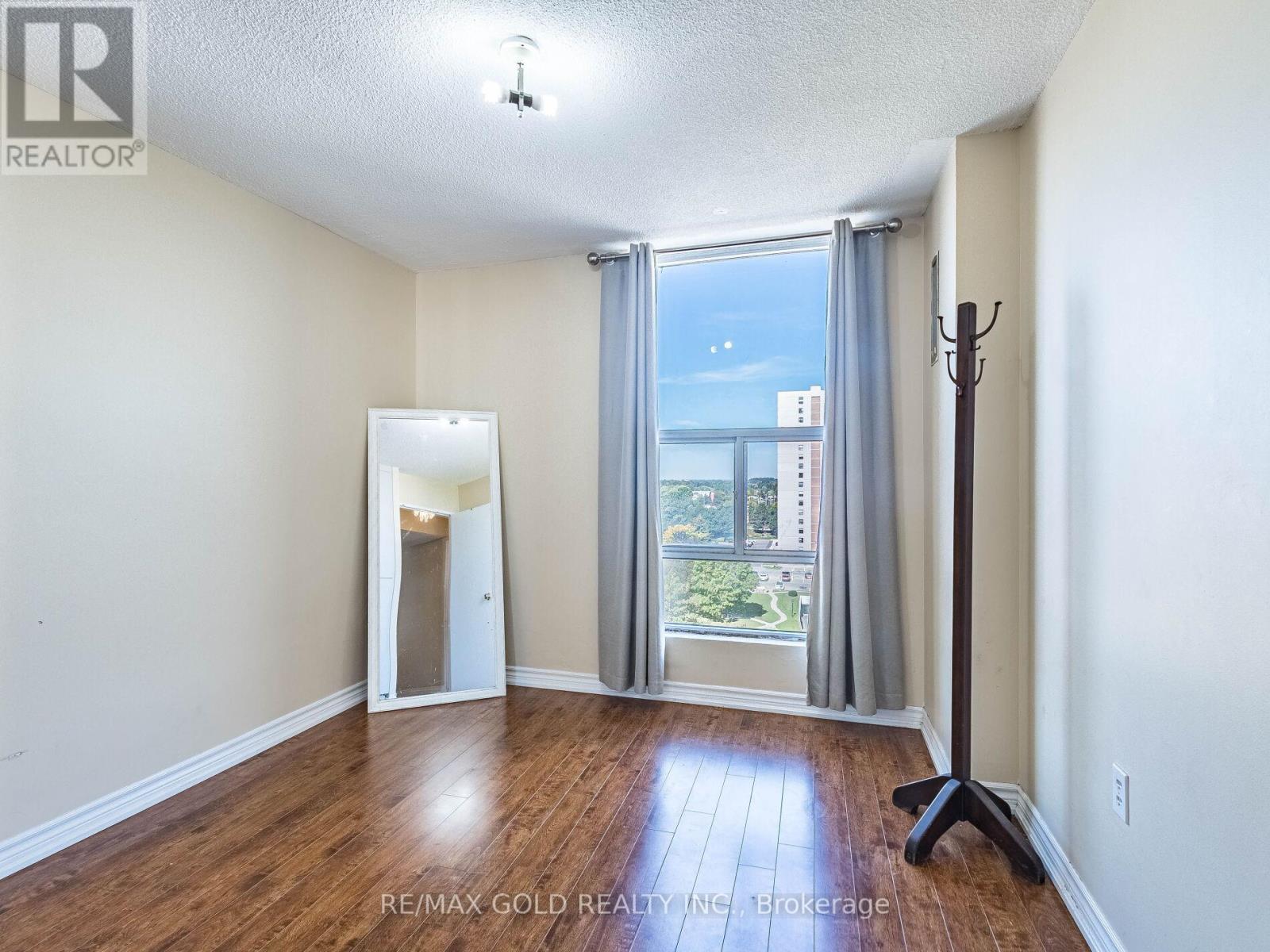 1010 - 17 Knightsbridge Road, Brampton, Ontario  L6T 3X9 - Photo 33 - W12408456