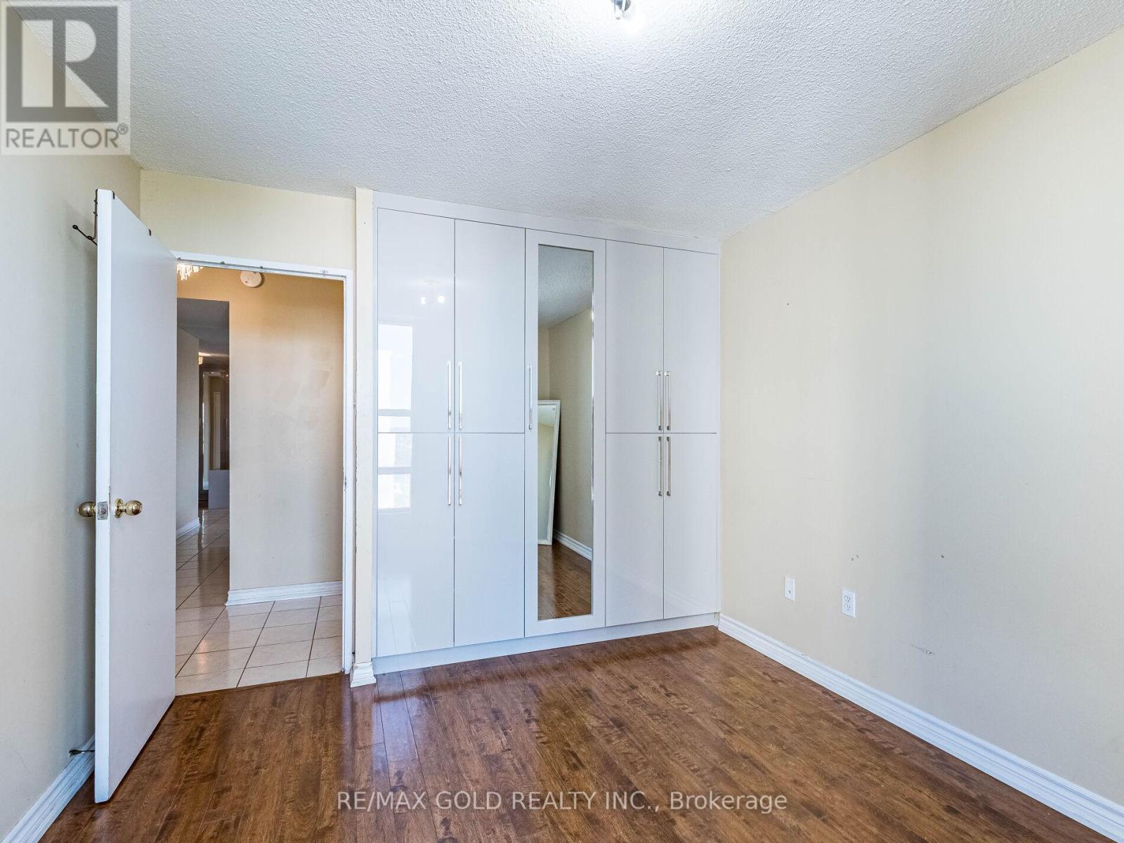 1010 - 17 Knightsbridge Road, Brampton, Ontario  L6T 3X9 - Photo 34 - W12408456