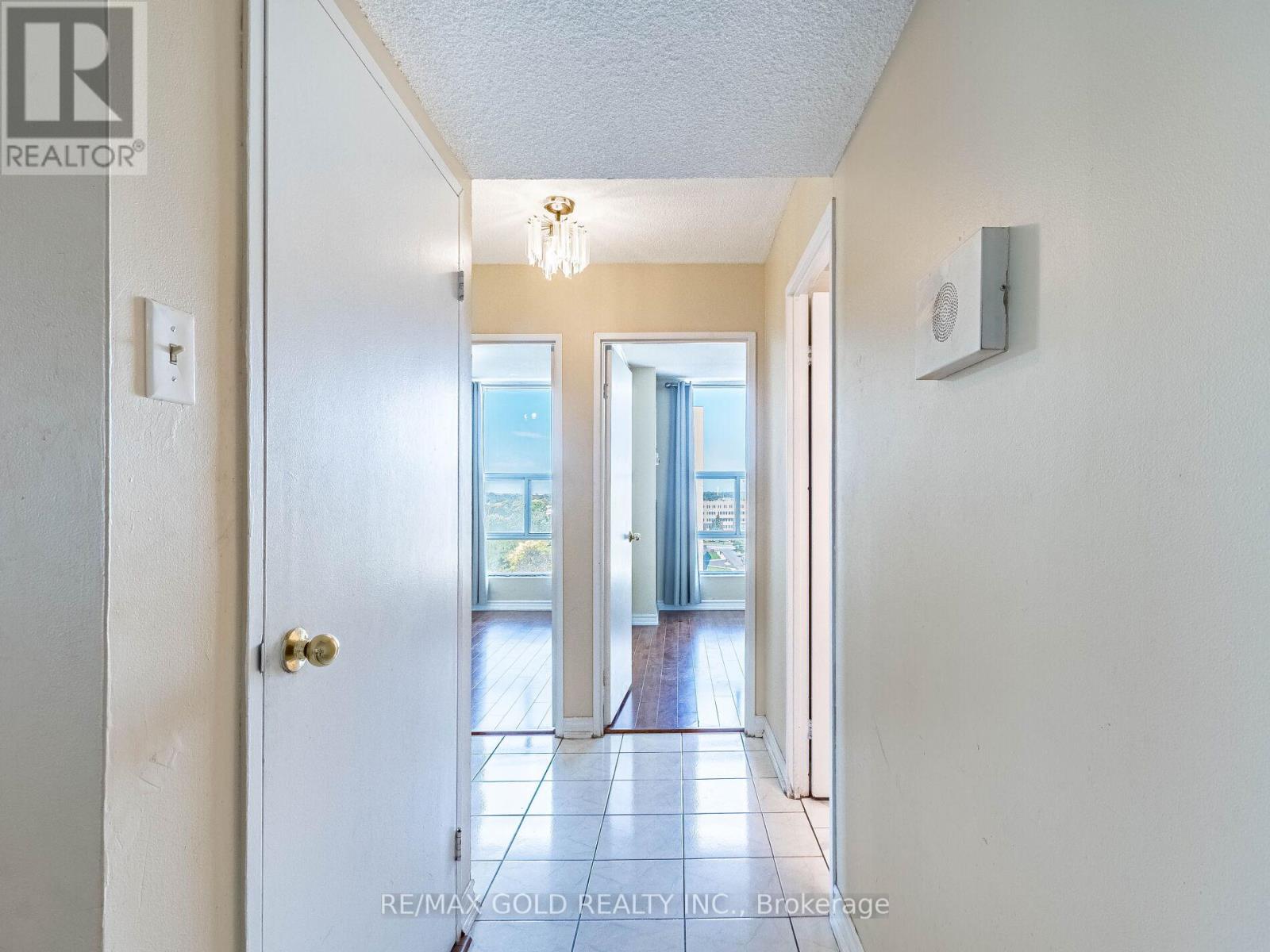 1010 - 17 Knightsbridge Road, Brampton, Ontario  L6T 3X9 - Photo 41 - W12408456