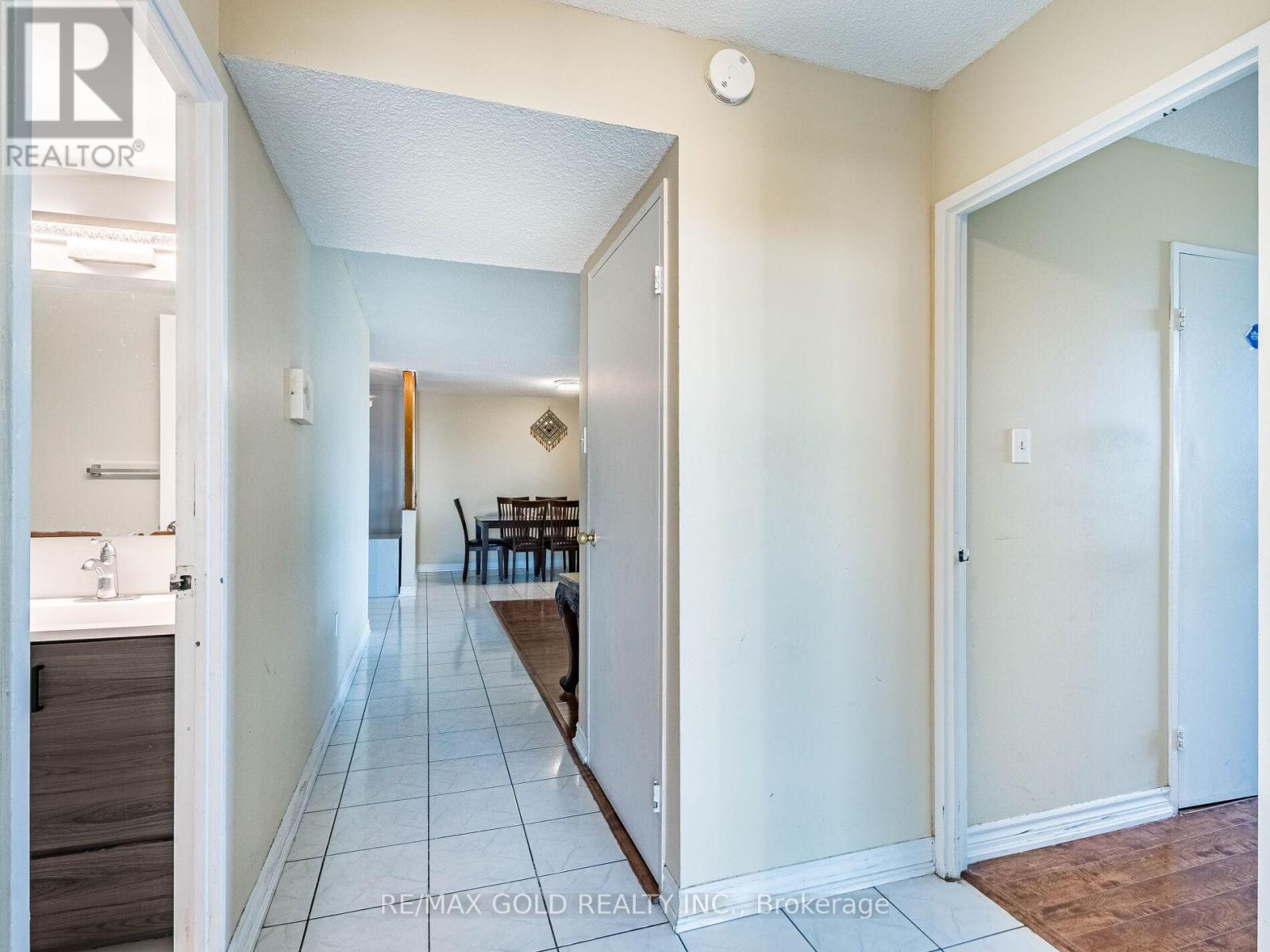 1010 - 17 Knightsbridge Road, Brampton, Ontario  L6T 3X9 - Photo 43 - W12408456