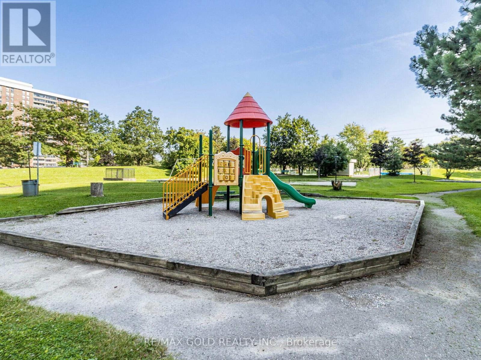 1010 - 17 Knightsbridge Road, Brampton, Ontario  L6T 3X9 - Photo 48 - W12408456