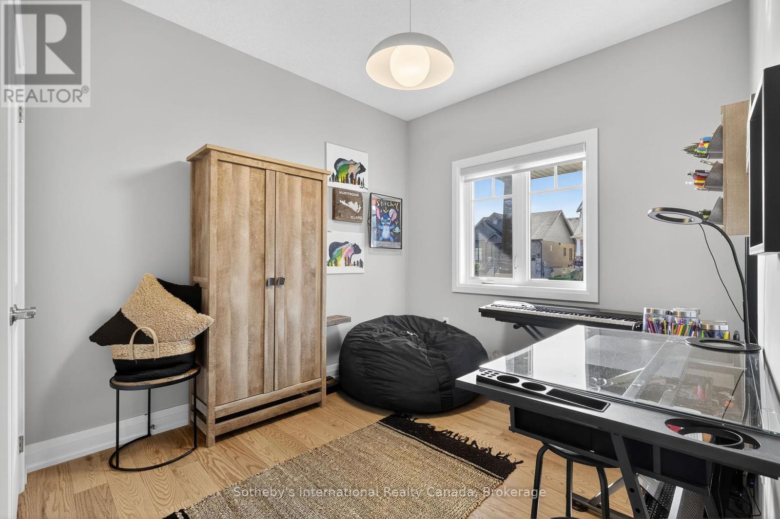 Property at 150 PLEWES DRIVE image 4