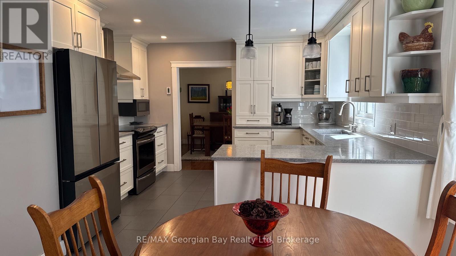 849 Midland Point Road, Midland, Ontario  L4R 5G1 - Photo 11 - S12408544