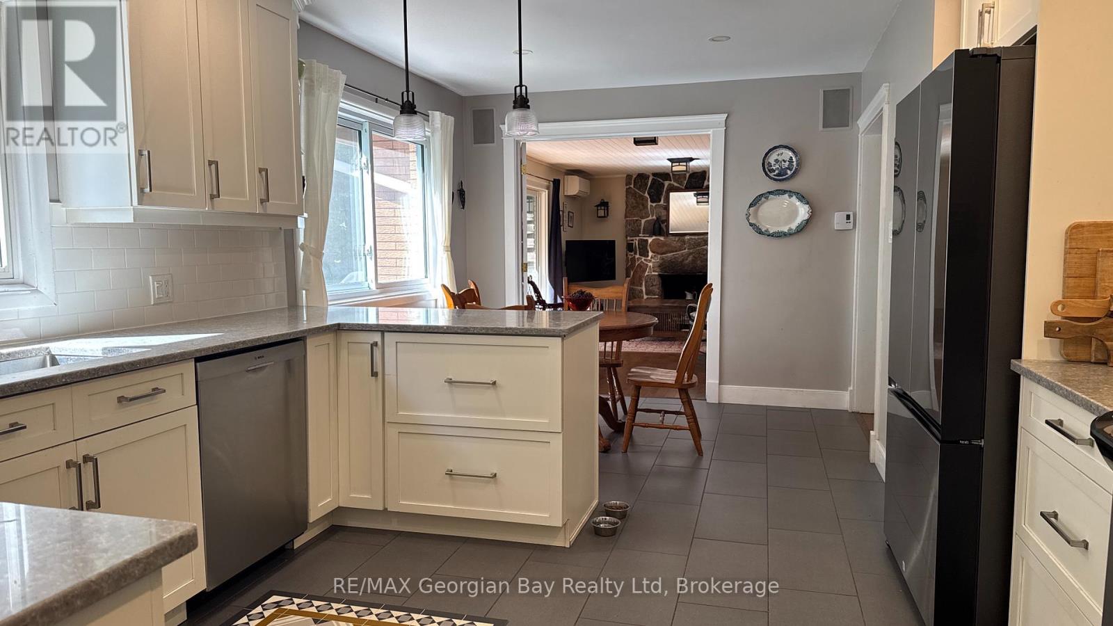 849 Midland Point Road, Midland, Ontario  L4R 5G1 - Photo 13 - S12408544