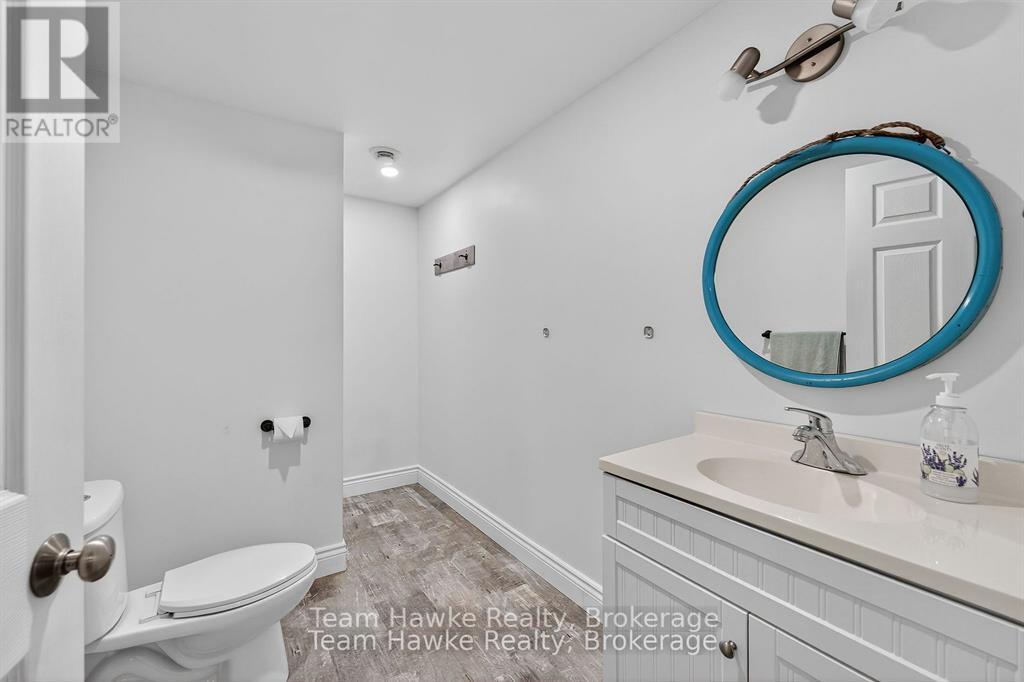 64 Broad Street, Penetanguishene, Ontario  L9M 1G4 - Photo 32 - S12408578