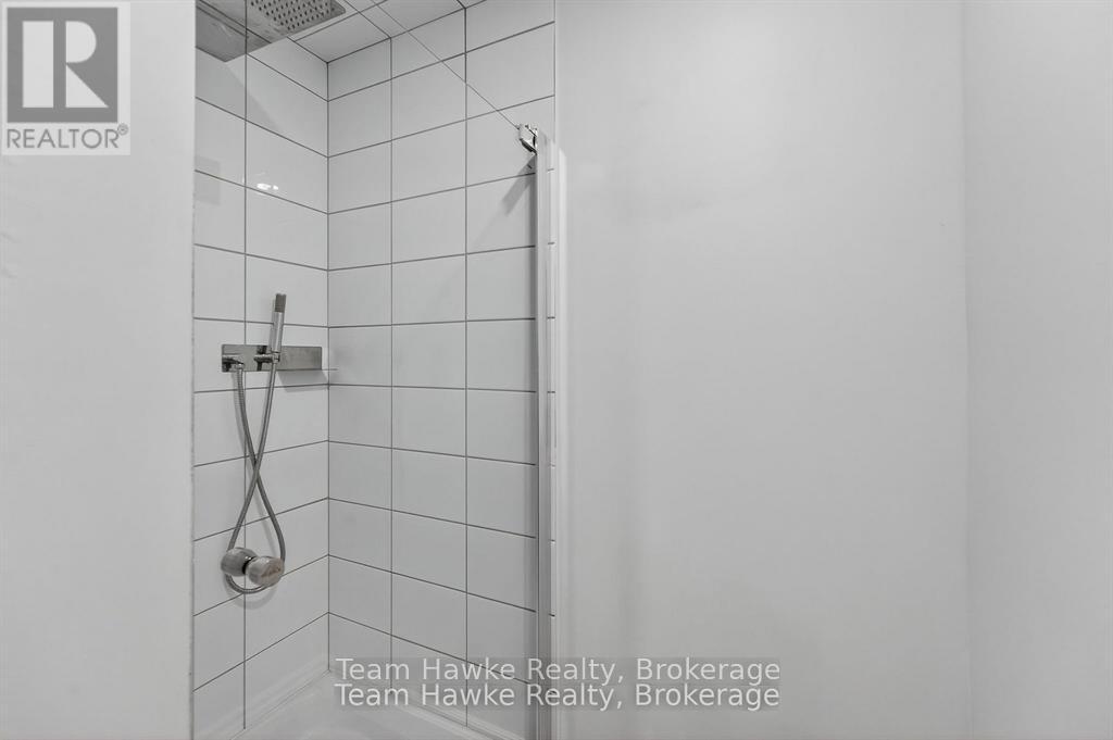 64 Broad Street, Penetanguishene, Ontario  L9M 1G4 - Photo 33 - S12408578