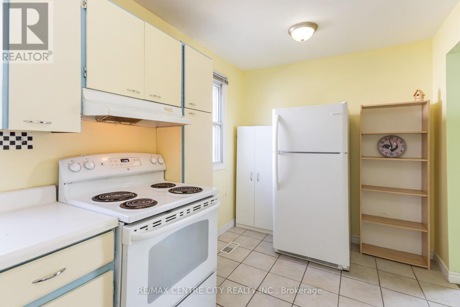 359 Flanders Row, London East, Ontario  N5Y 1C3 - Photo 14 - X12408527