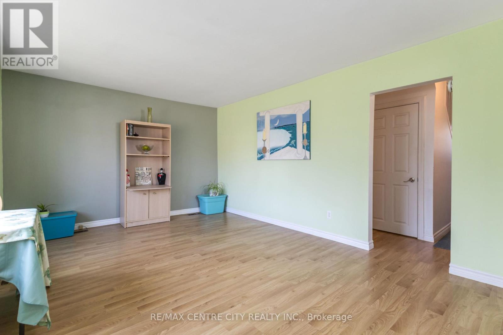 359 Flanders Row, London East, Ontario  N5Y 1C3 - Photo 6 - X12408527