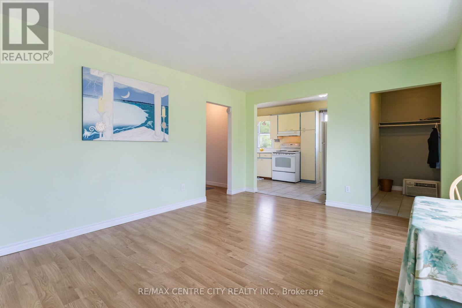 359 Flanders Row, London East, Ontario  N5Y 1C3 - Photo 8 - X12408527