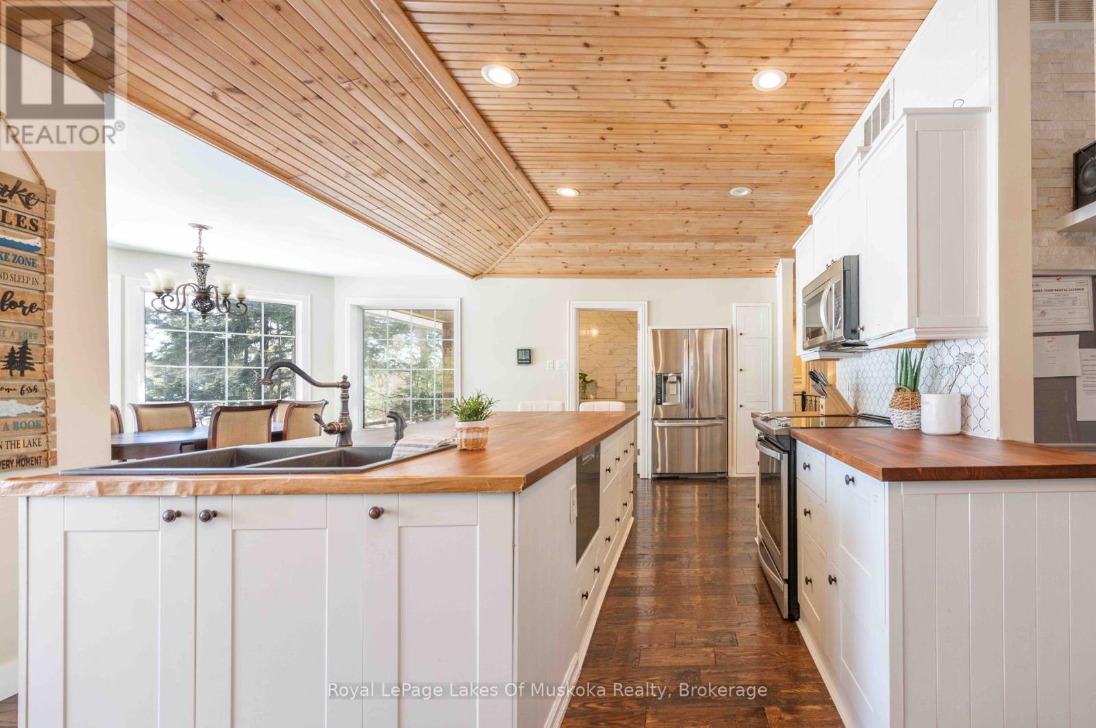 1420 Limberlost Road, Lake Of Bays, Ontario  P1H 2J6 - Photo 10 - X12408529