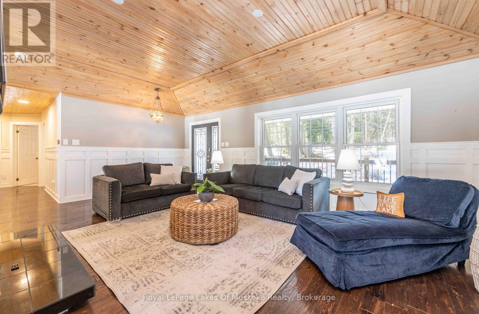 1420 Limberlost Road, Lake Of Bays, Ontario  P1H 2J6 - Photo 5 - X12408529