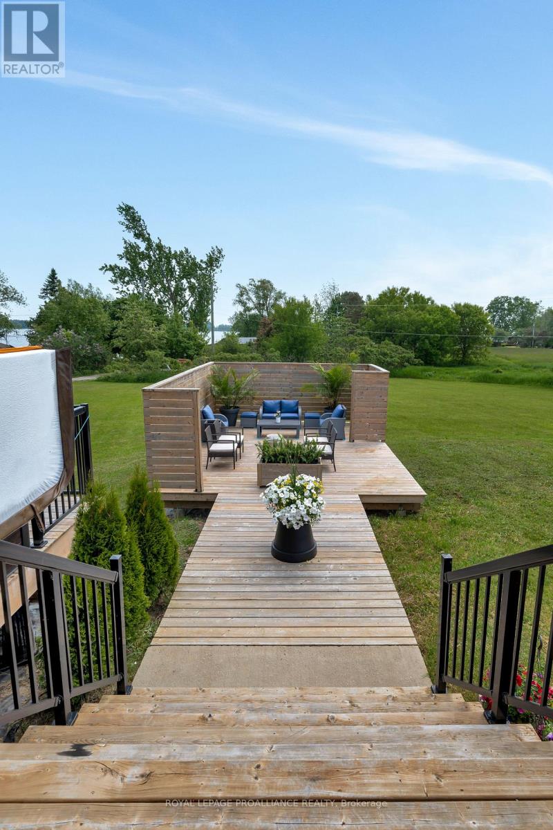 2670 County Road 8, Prince Edward County, Ontario  K0K 2T0 - Photo 47 - X12408524