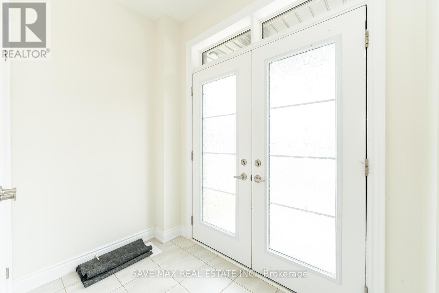 6 Amos Avenue, Brantford, Ontario  N3T 0V4 - Photo 4 - X12408442