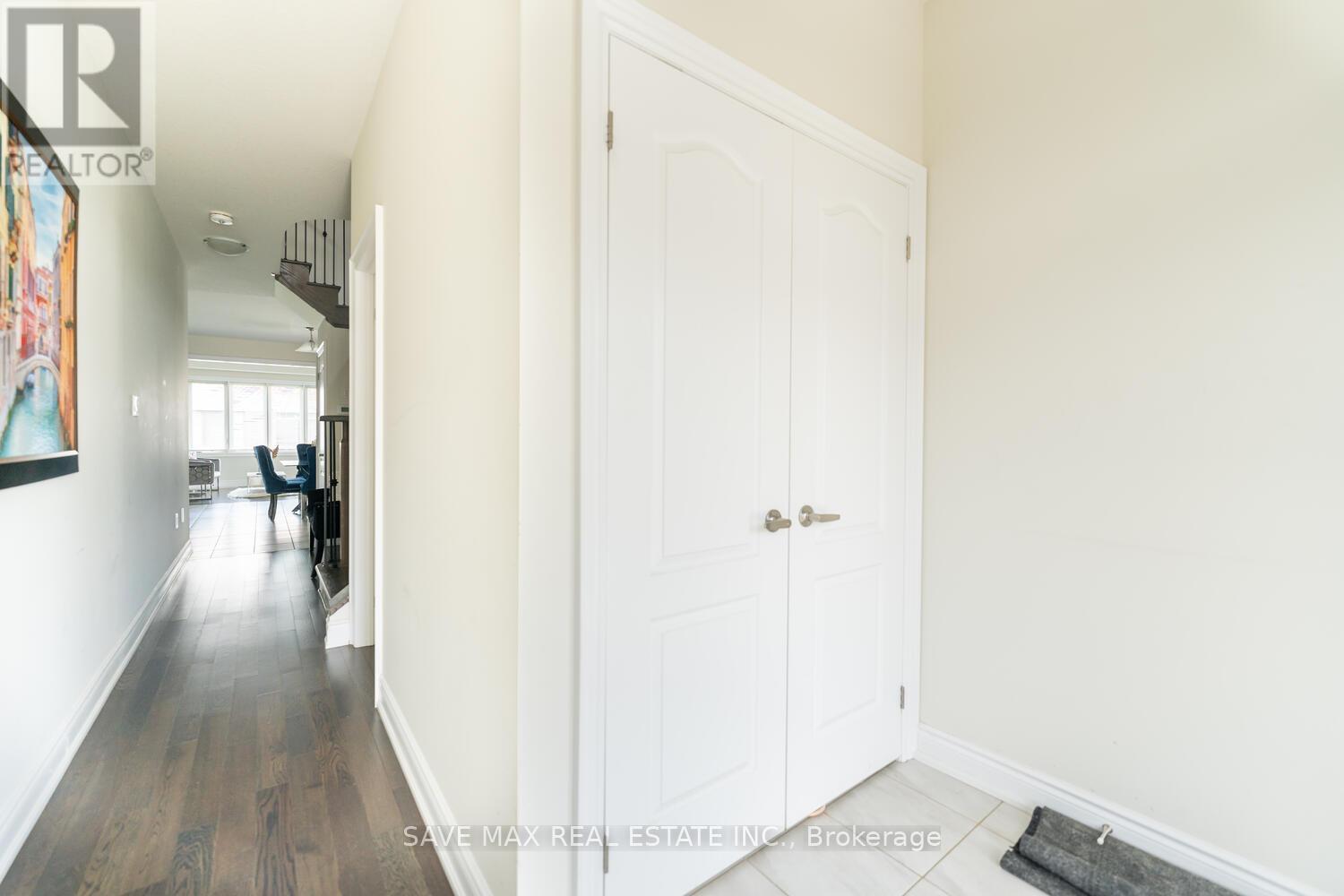 6 Amos Avenue, Brantford, Ontario  N3T 0V4 - Photo 5 - X12408442