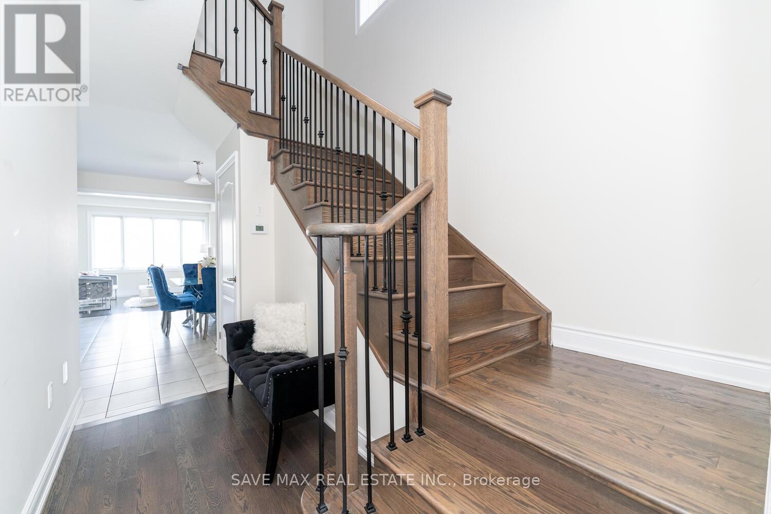 6 Amos Avenue, Brantford, Ontario  N3T 0V4 - Photo 7 - X12408442