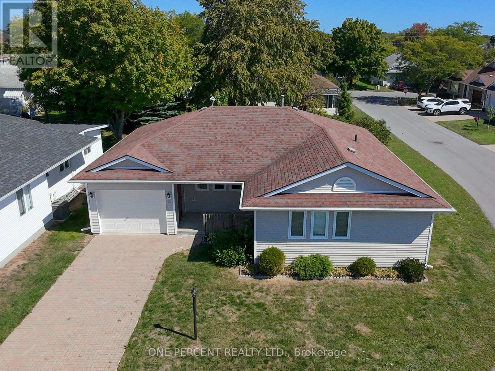 11 Monroe Court, Prince Edward County, Ontario  K0K 3L0 - Photo 4 - X12408448