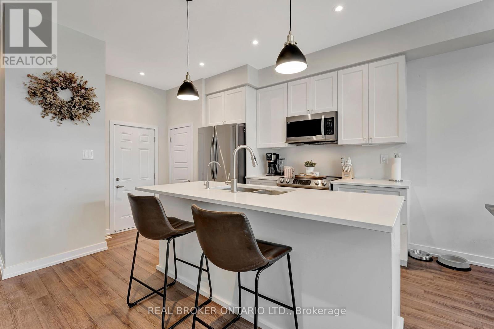 10 Owl Lane, Haldimand, Ontario  N3W 0G4 - Photo 11 - X12408458
