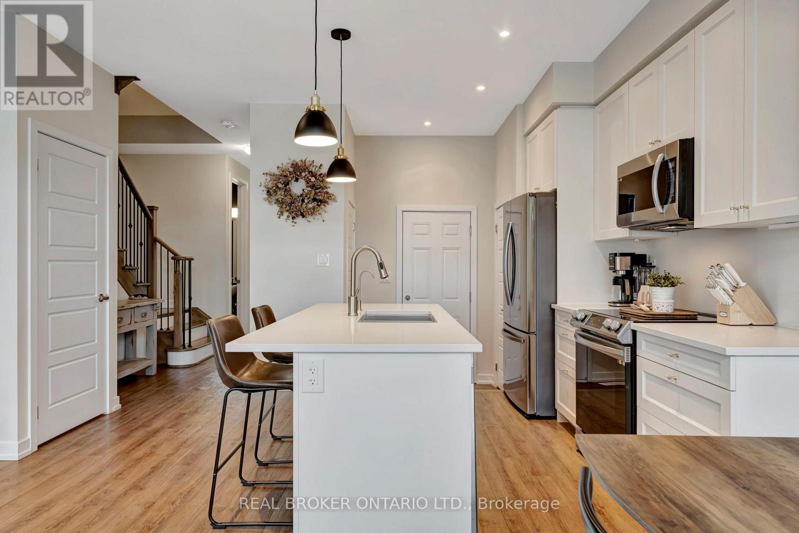 10 Owl Lane, Haldimand, Ontario  N3W 0G4 - Photo 14 - X12408458