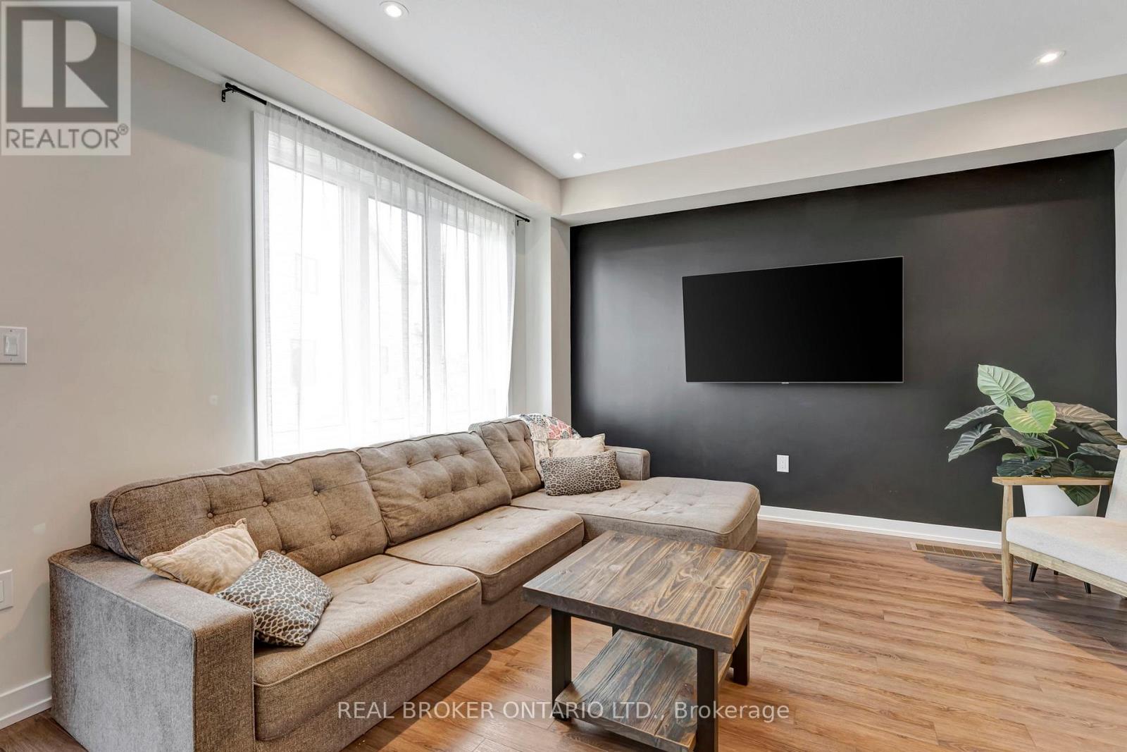 10 Owl Lane, Haldimand, Ontario  N3W 0G4 - Photo 17 - X12408458