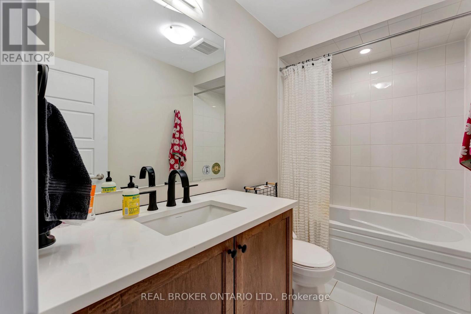 10 Owl Lane, Haldimand, Ontario  N3W 0G4 - Photo 25 - X12408458