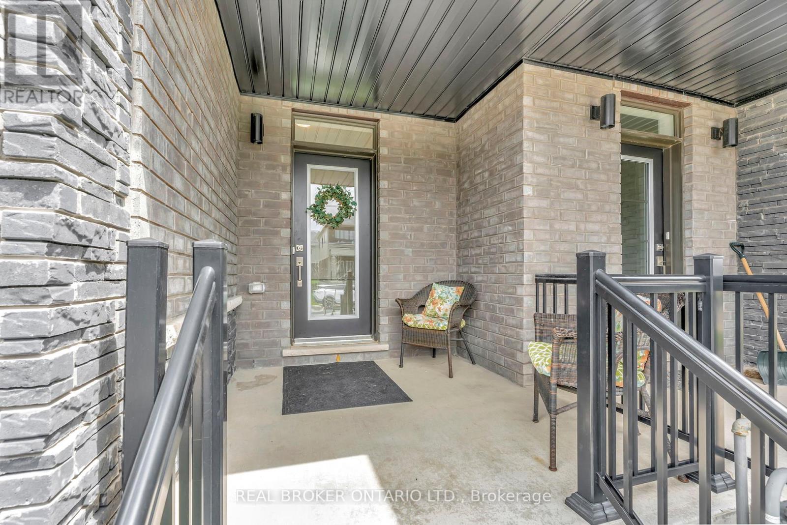10 Owl Lane, Haldimand, Ontario  N3W 0G4 - Photo 6 - X12408458