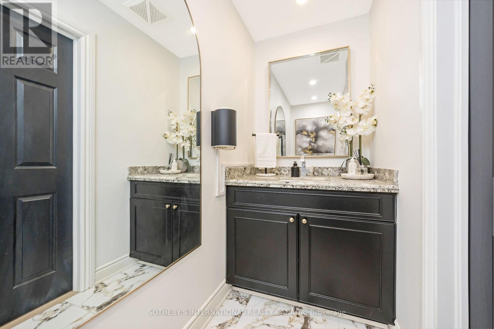 10 Meander Close, Hamilton, Ontario  L0R 1H1 - Photo 24 - X12408494
