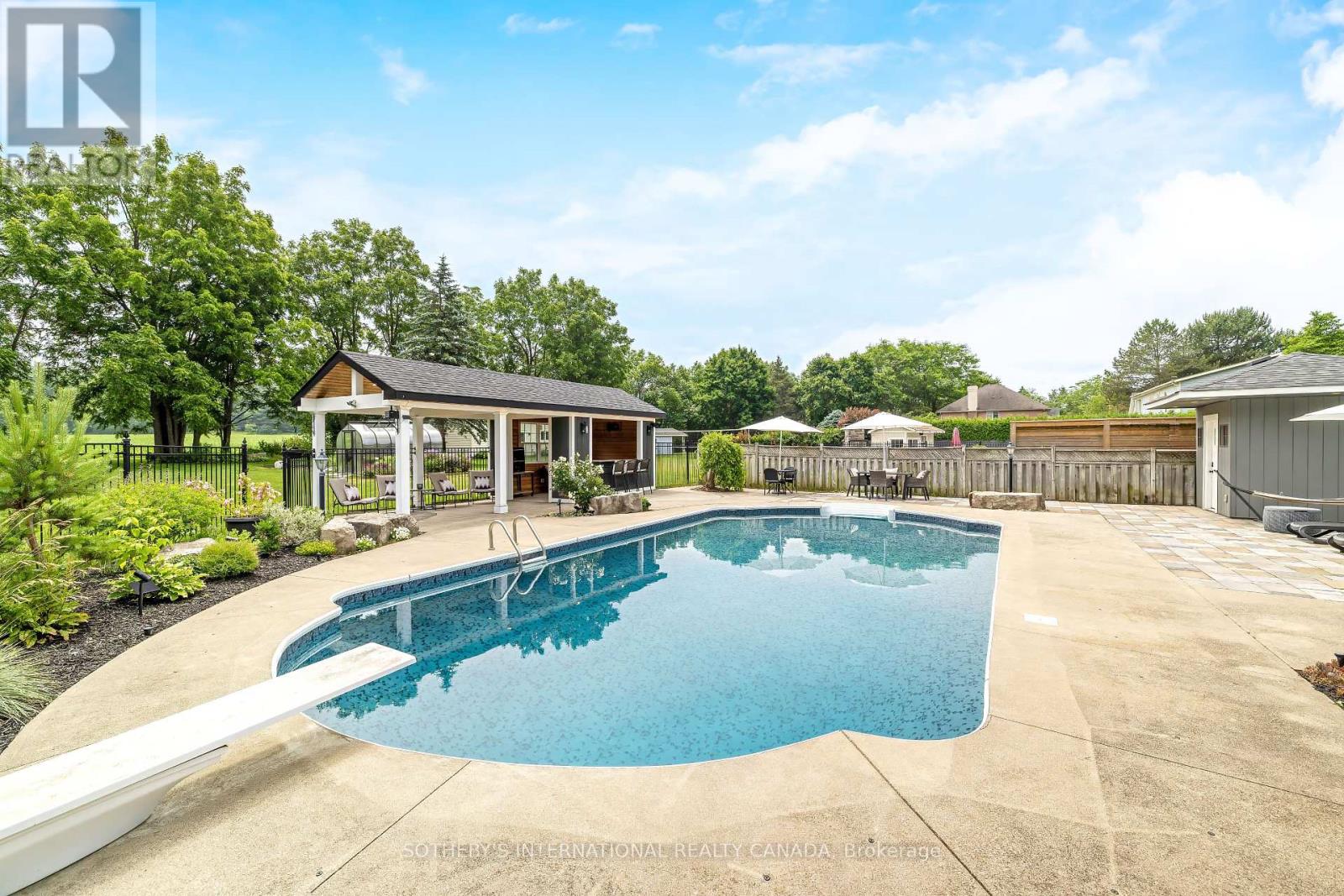 10 Meander Close, Hamilton, Ontario  L0R 1H1 - Photo 45 - X12408494