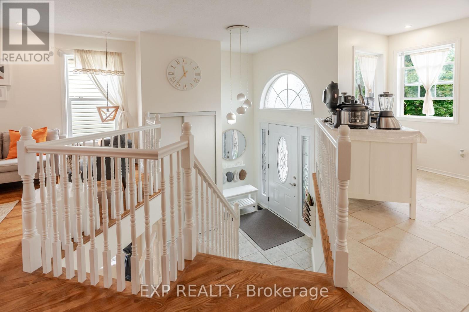 1562 Lisbon Street, Ottawa, Ontario  K4A 4B9 - Photo 3 - X12408522