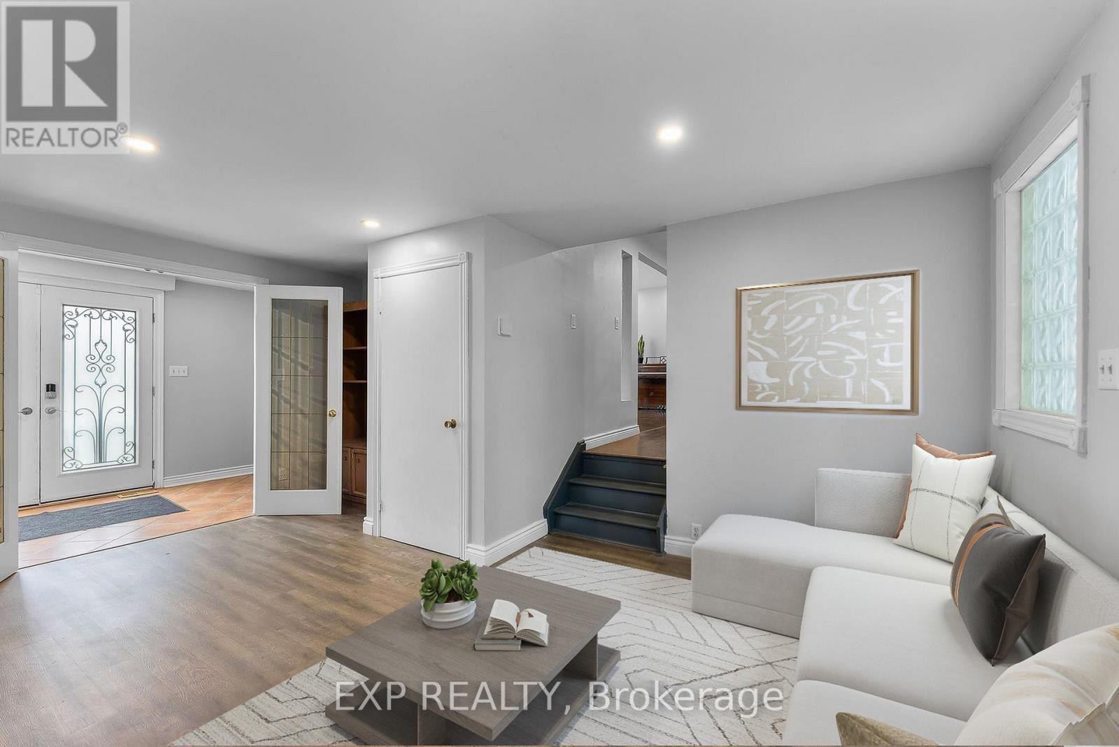 6937 Waterloo Drive, Niagara Falls, Ontario  L2J 1E3 - Photo 12 - X12408545