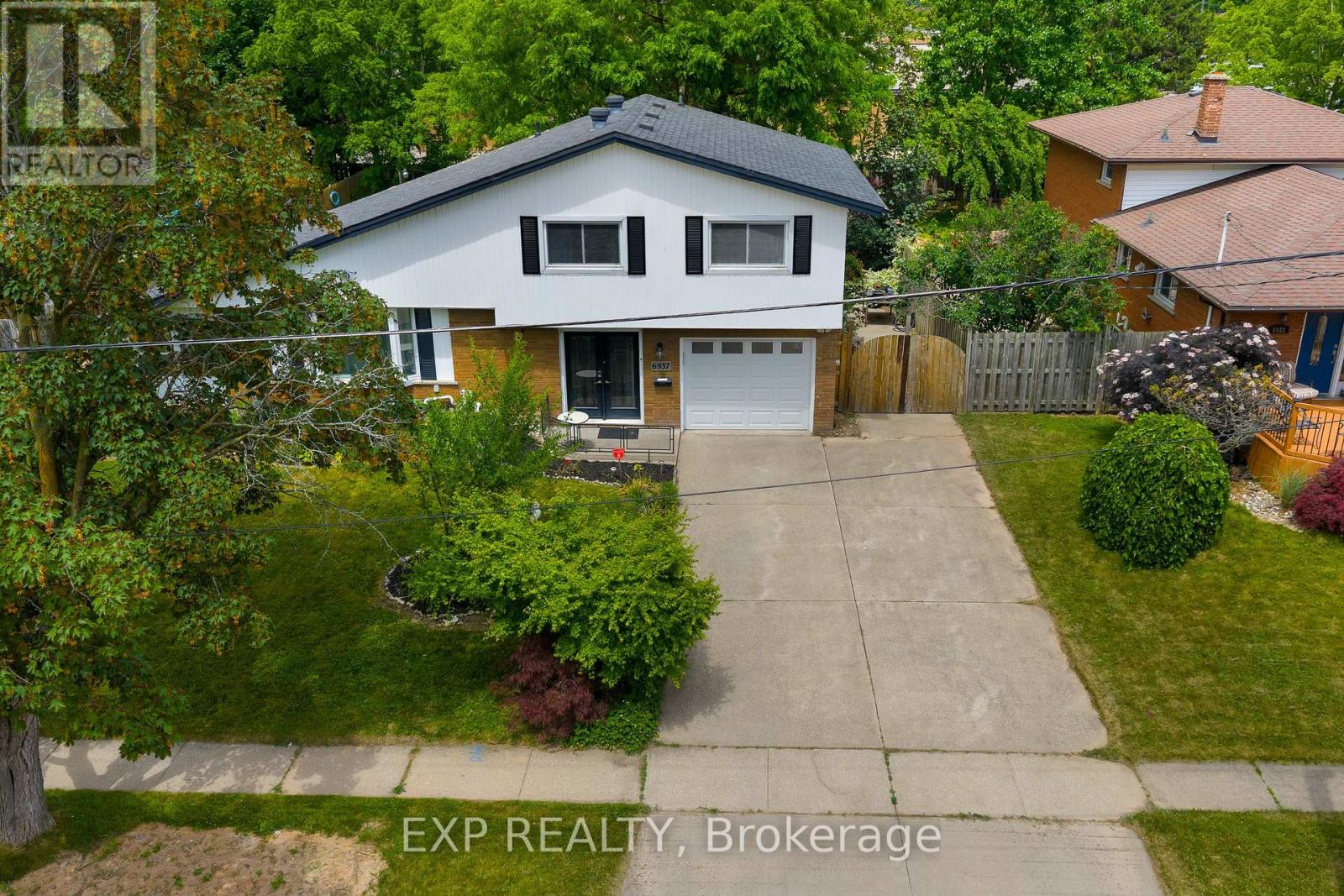 6937 Waterloo Drive, Niagara Falls, Ontario  L2J 1E3 - Photo 3 - X12408545