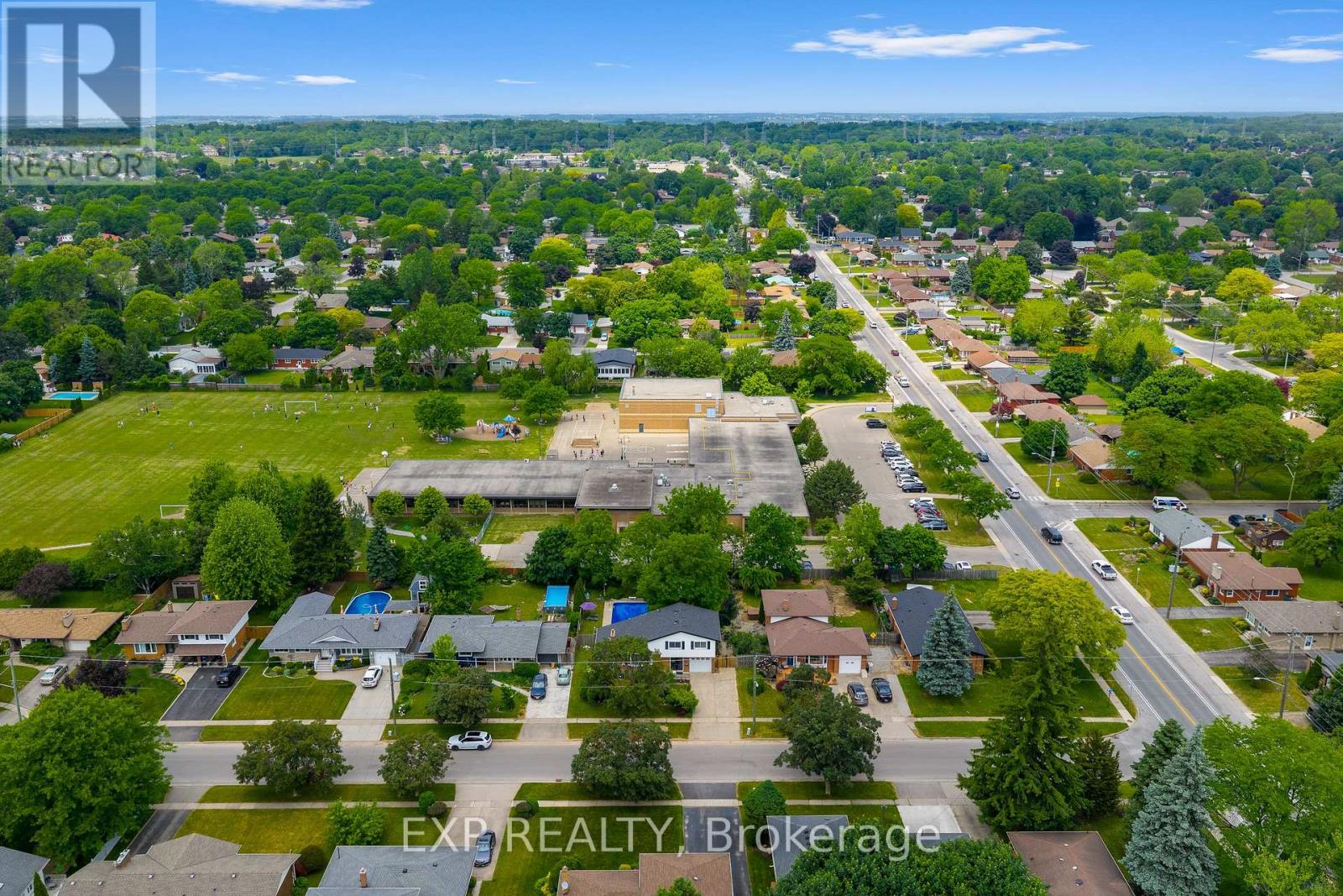 6937 Waterloo Drive, Niagara Falls, Ontario  L2J 1E3 - Photo 46 - X12408545