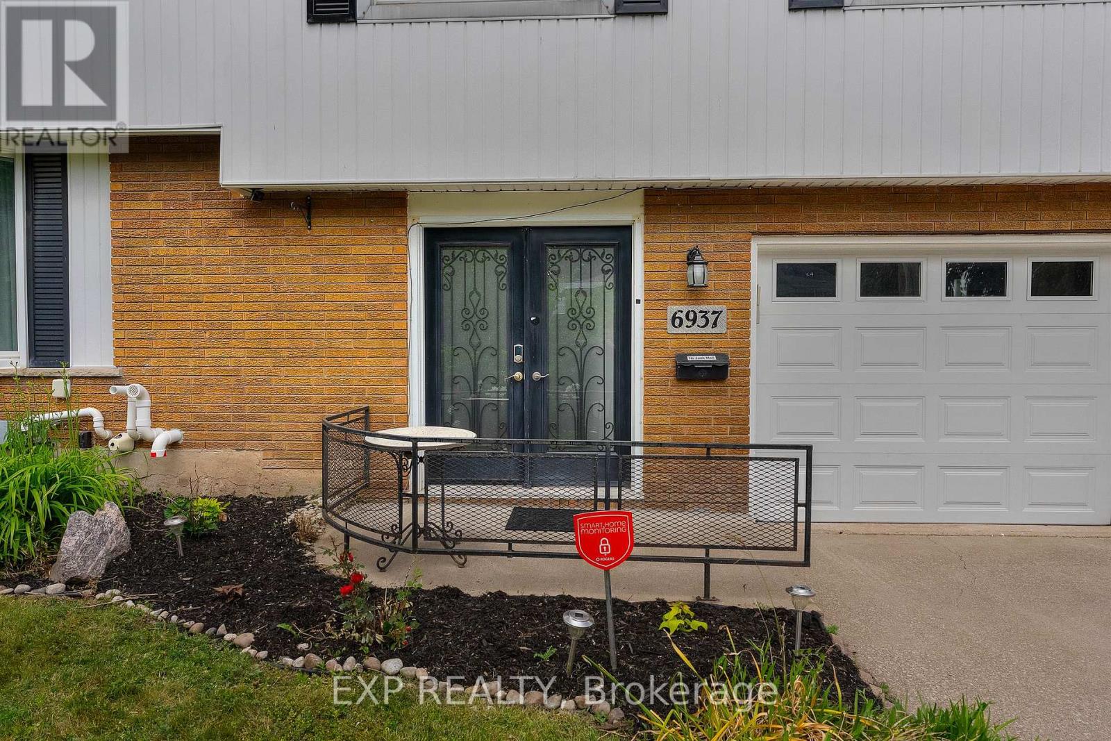 6937 Waterloo Drive, Niagara Falls, Ontario  L2J 1E3 - Photo 8 - X12408545