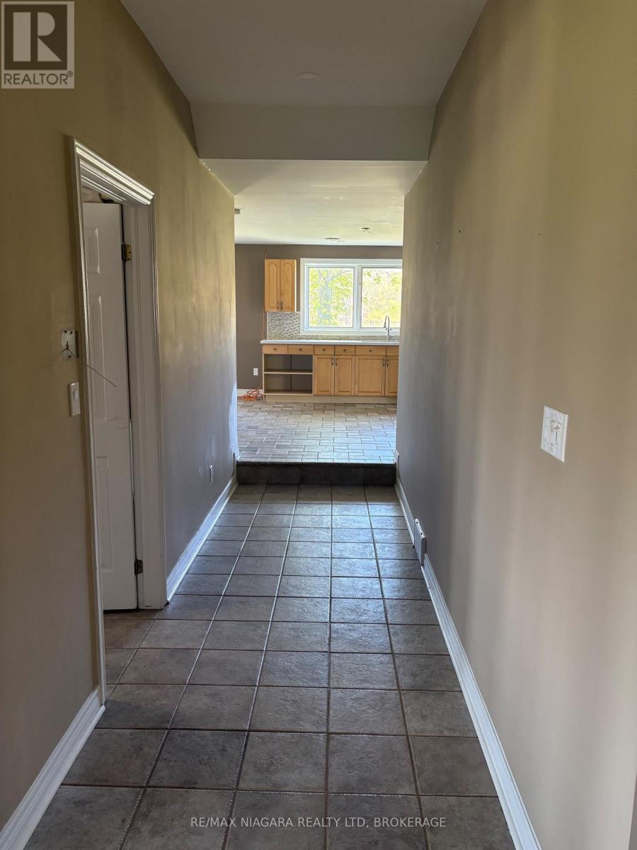 3949 Greenlane Road, Lincoln (Lincoln Lake), Ontario  L0R 1B1 - Photo 22 - X12408561