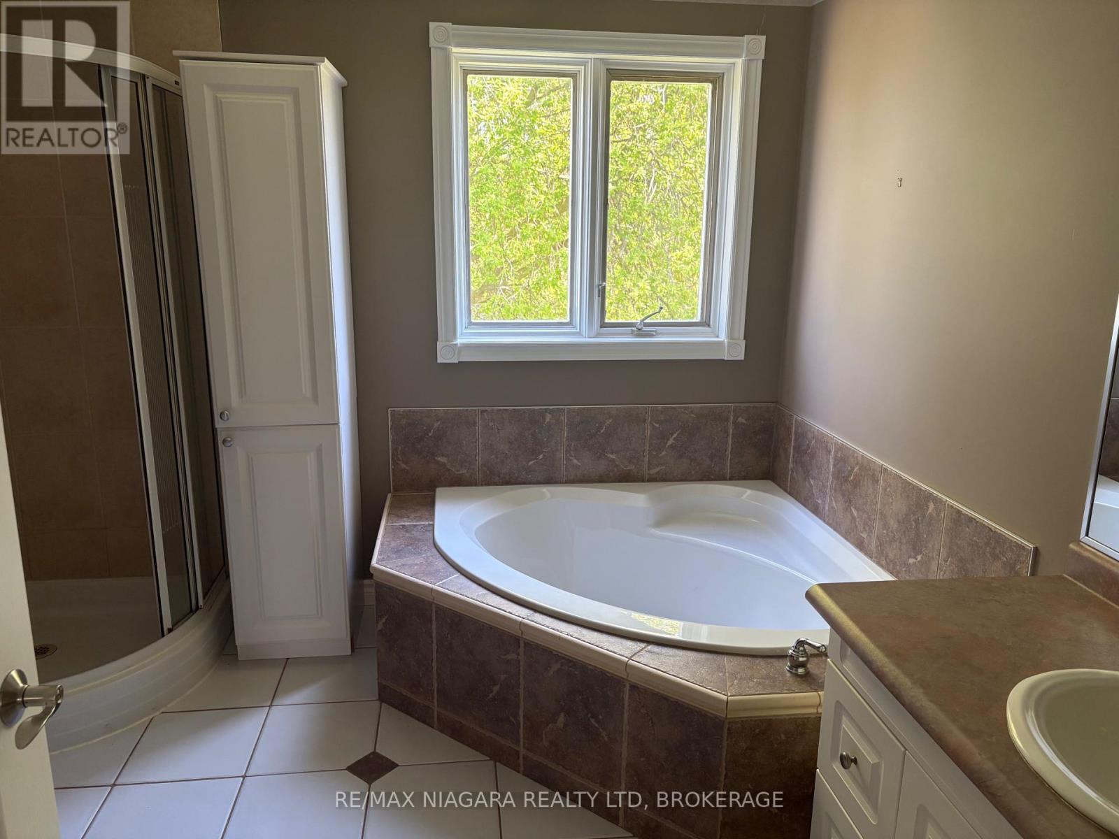 3949 Greenlane Road, Lincoln (Lincoln Lake), Ontario  L0R 1B1 - Photo 30 - X12408561