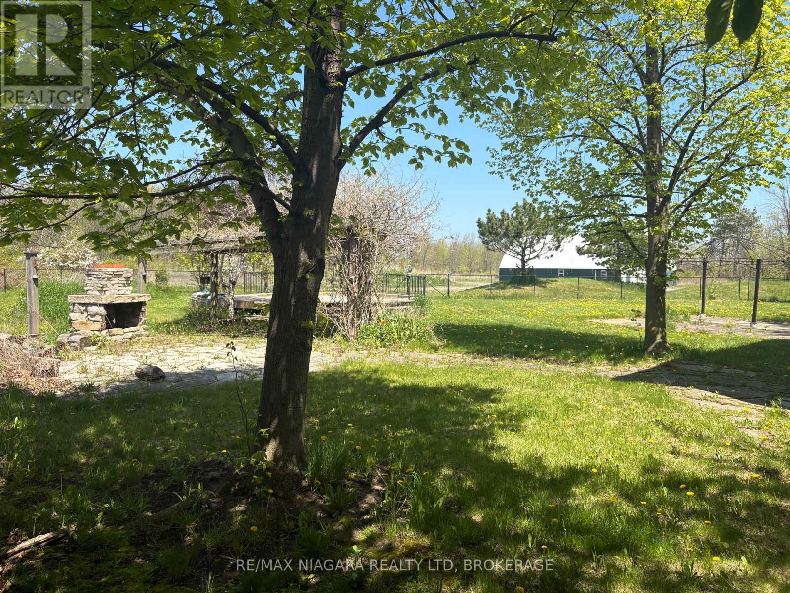 3949 Greenlane Road, Lincoln (Lincoln Lake), Ontario  L0R 1B1 - Photo 5 - X12408561