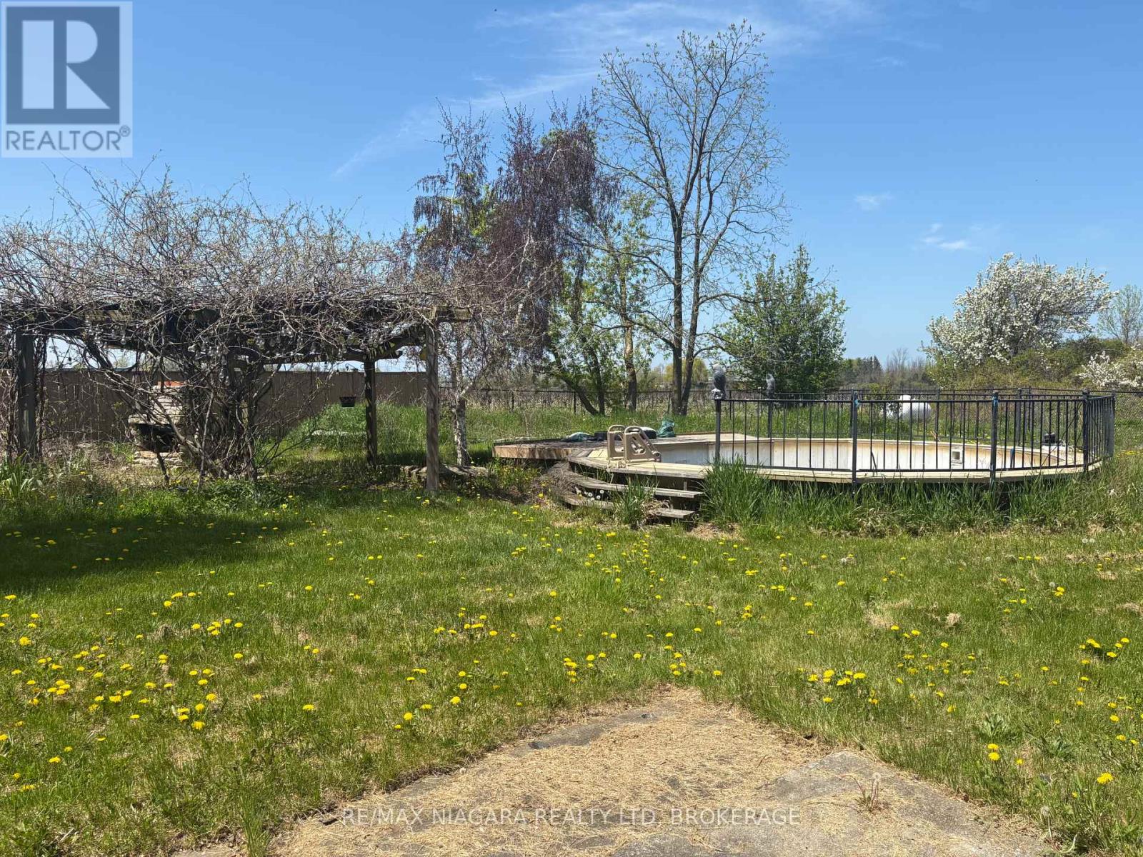 3949 Greenlane Road, Lincoln (Lincoln Lake), Ontario  L0R 1B1 - Photo 6 - X12408561