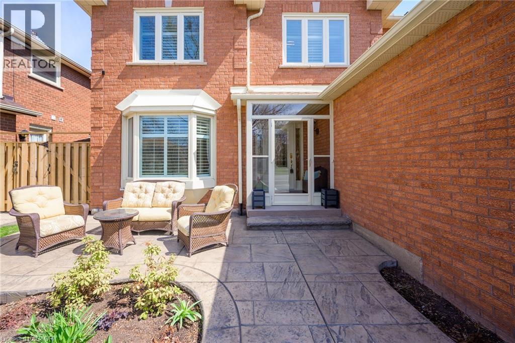 2015 Grosvenor Street, Oakville, Ontario  L6H 5A2 - Photo 3 - 40770273