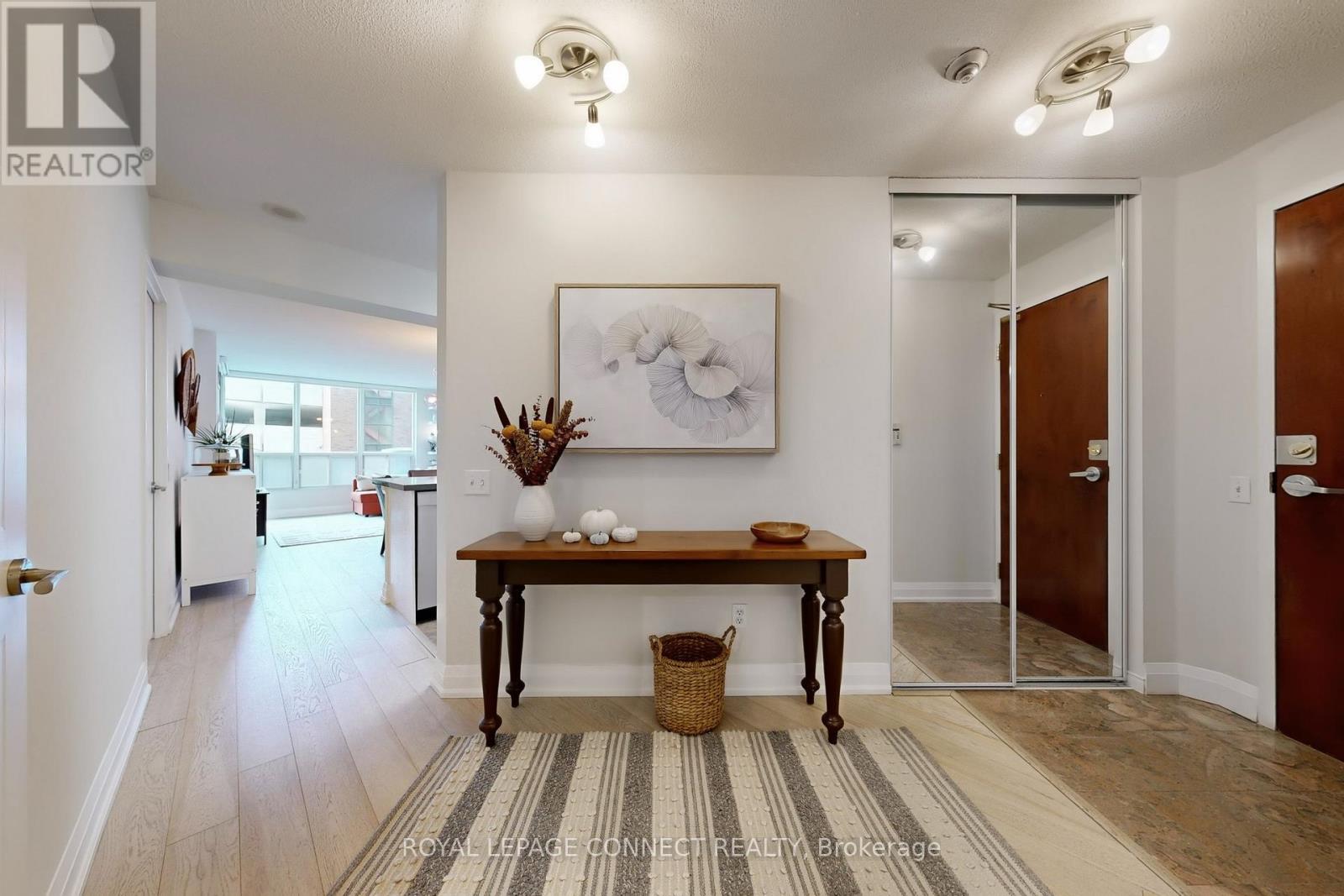 605 - 750 Bay Street, Toronto, Ontario  M5G 1N6 - Photo 5 - C12404735